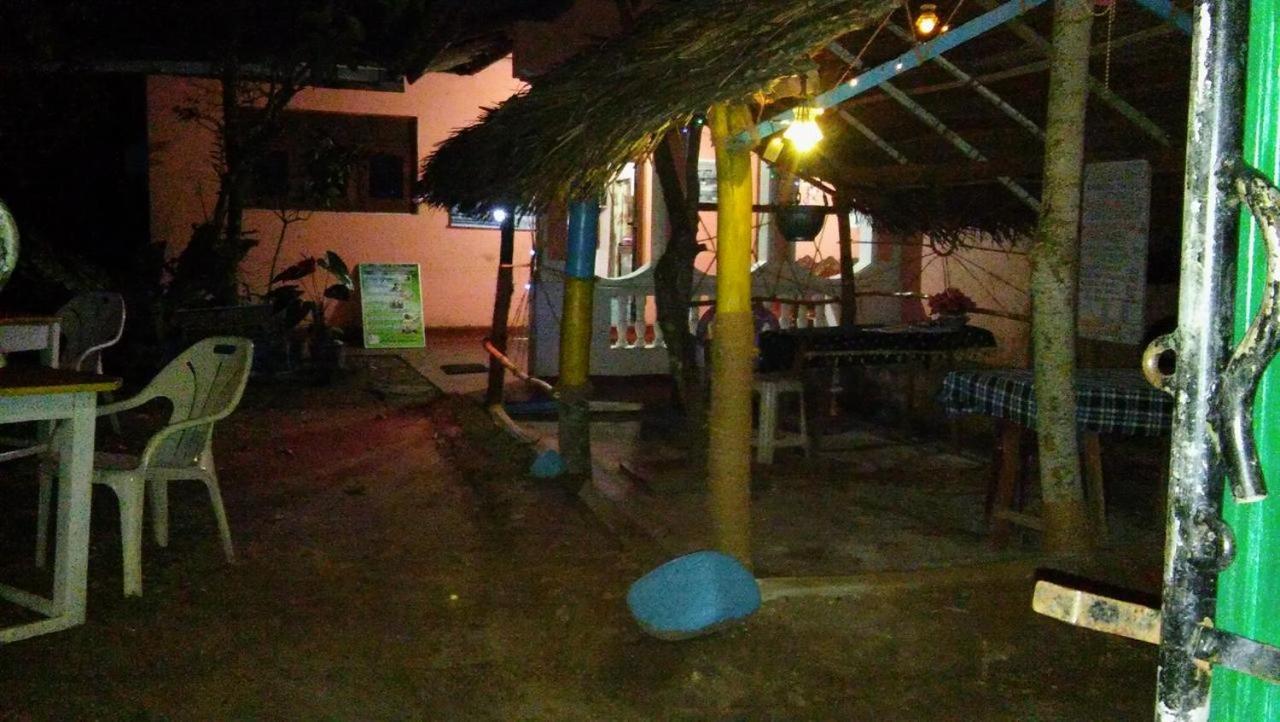 Thevindu Guest & Redmud Resturent Banduramulla Esterno foto